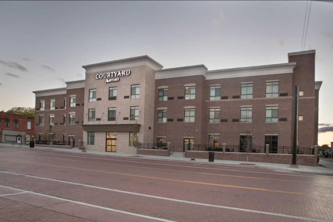 Hotel Courtyard By Marriott Albion Esterno foto
