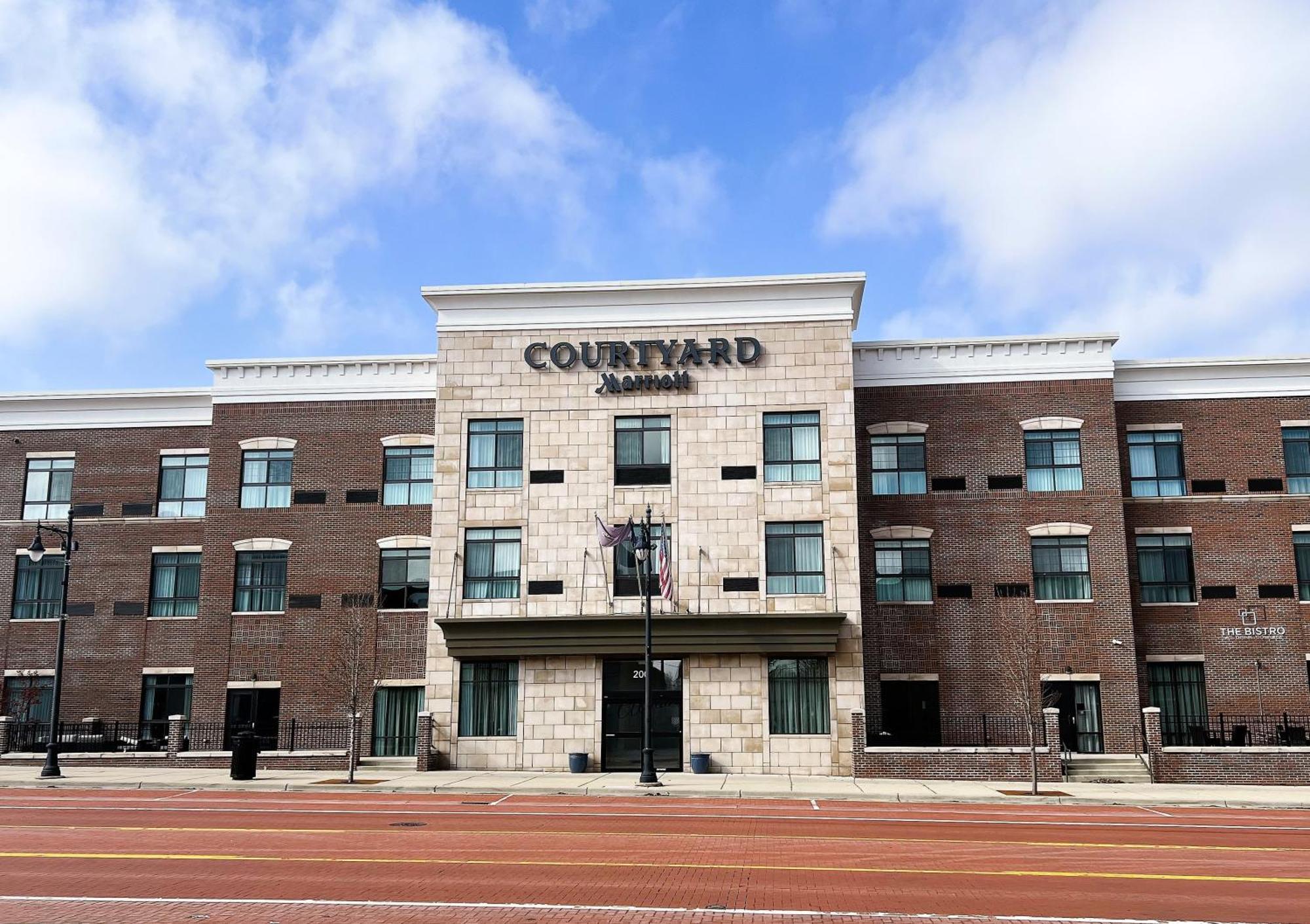 Hotel Courtyard By Marriott Albion Esterno foto